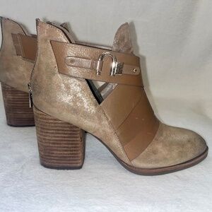 Isola Taupe/Gold Boots